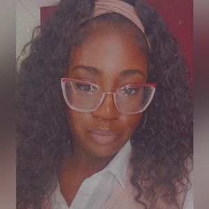 Meet your Posher, Ms. Lyah
